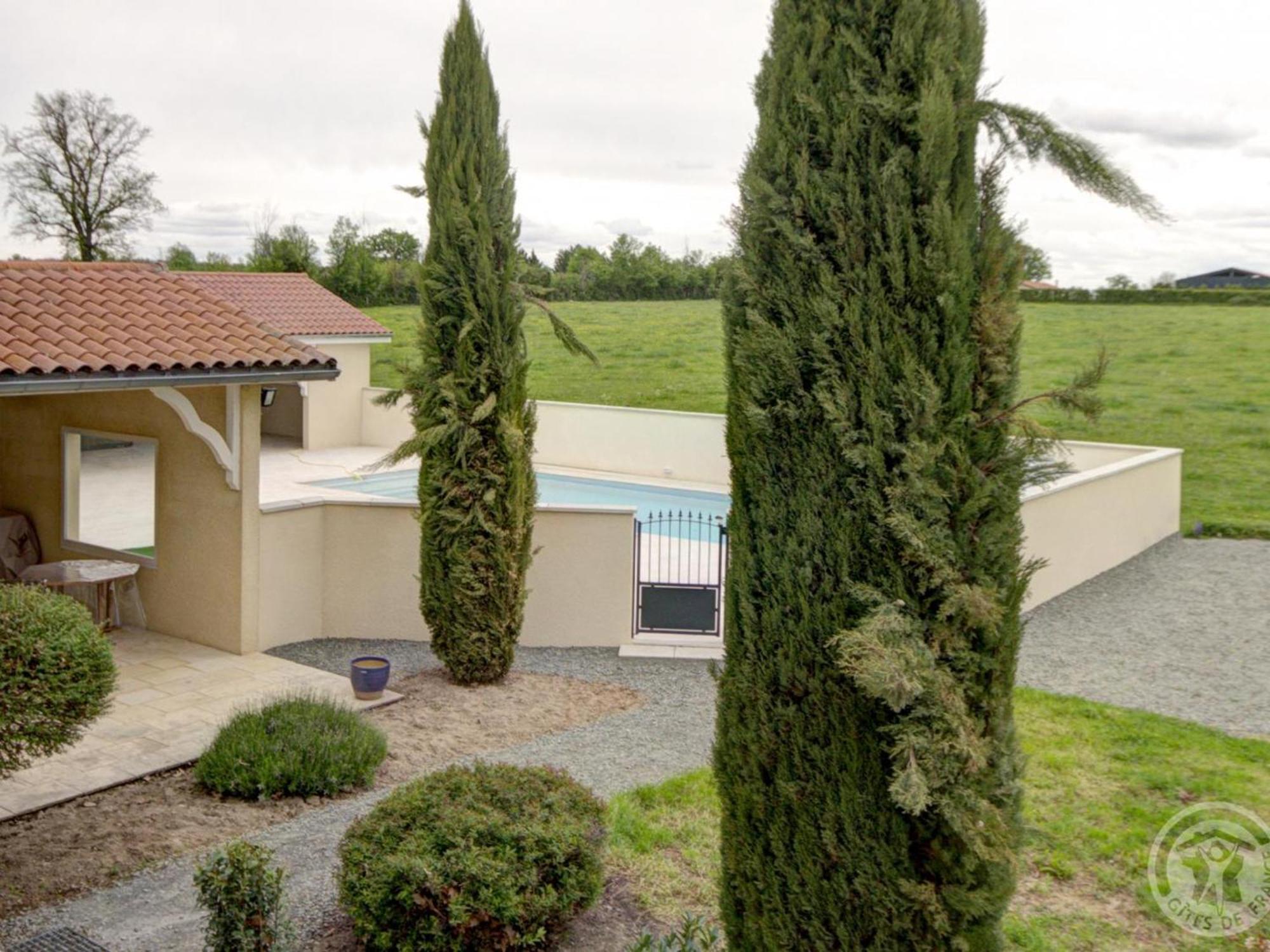 Belle Maison De Campagne Avec Piscine, 4 Chambres, Jardin Et Terrasse Pres De Montbrison - Fr-1-496-48 Chalain-le-Comtal Экстерьер фото