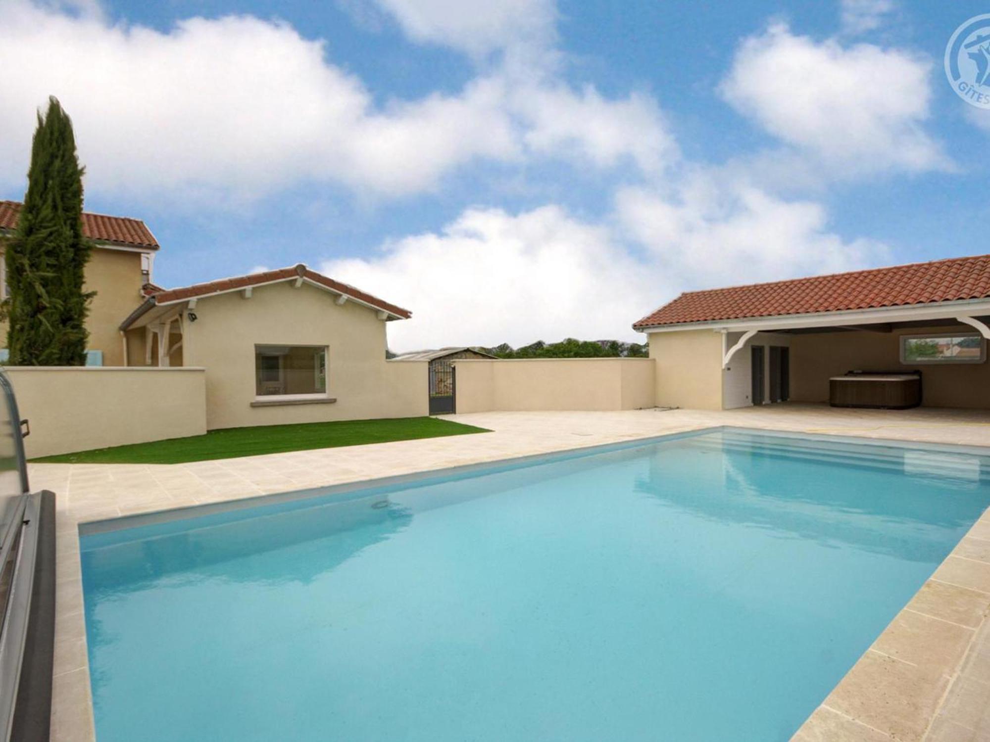 Belle Maison De Campagne Avec Piscine, 4 Chambres, Jardin Et Terrasse Pres De Montbrison - Fr-1-496-48 Chalain-le-Comtal Экстерьер фото